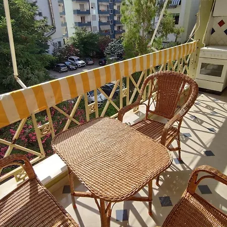 Apartment Vacation *